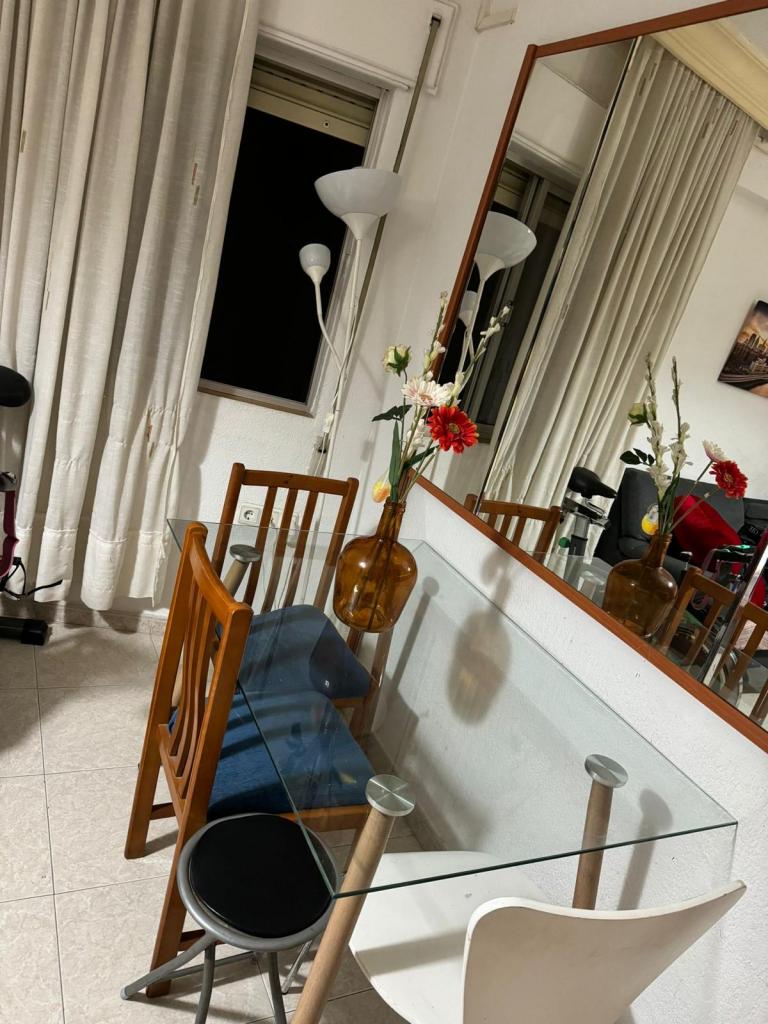 Chica busca chico en Huelva: 