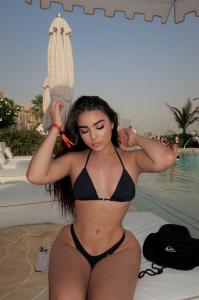 631633275: Chica busca chico en Gerona