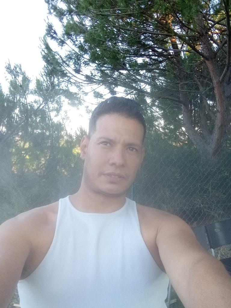 Chico busca chica en Asturias: 