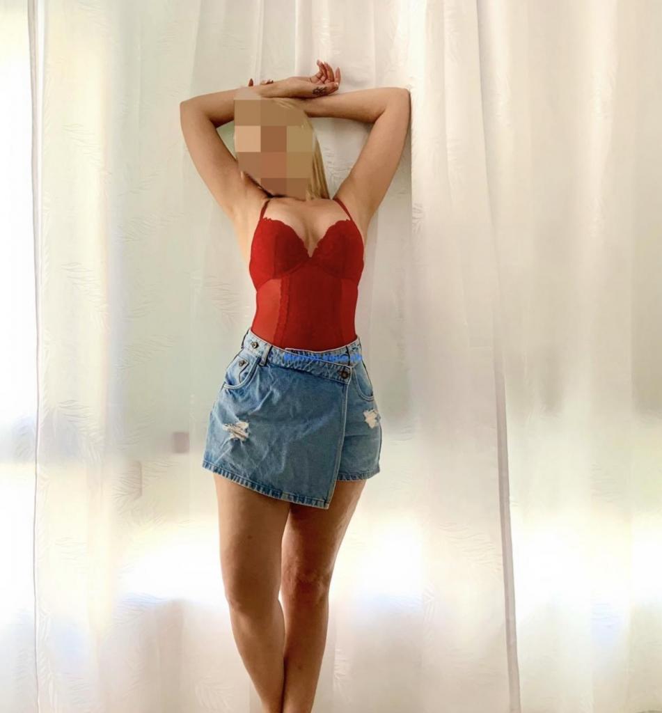 Chica busca chico en Almería: 