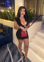 613581524: Chica busca chico en Ibiza