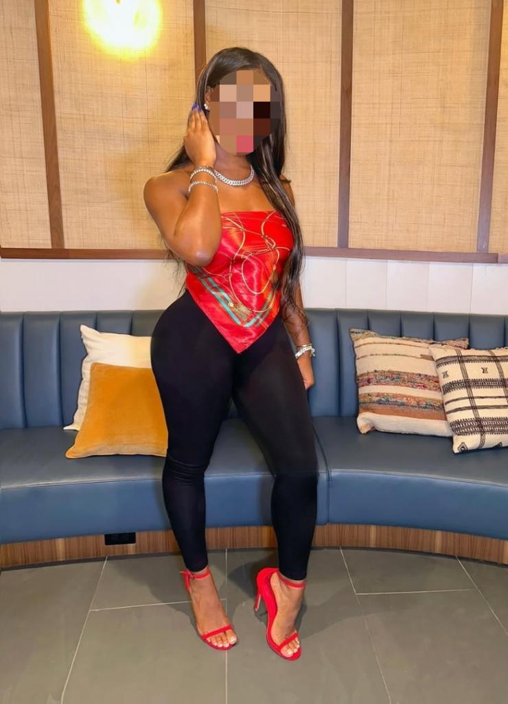 Chica busca chico en Ibiza: 