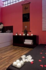 911767409: Chica busca chico en Madrid