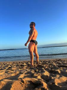 Chico busca chica en Granada: 