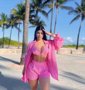 674506689: Chica busca chico en Cantabria