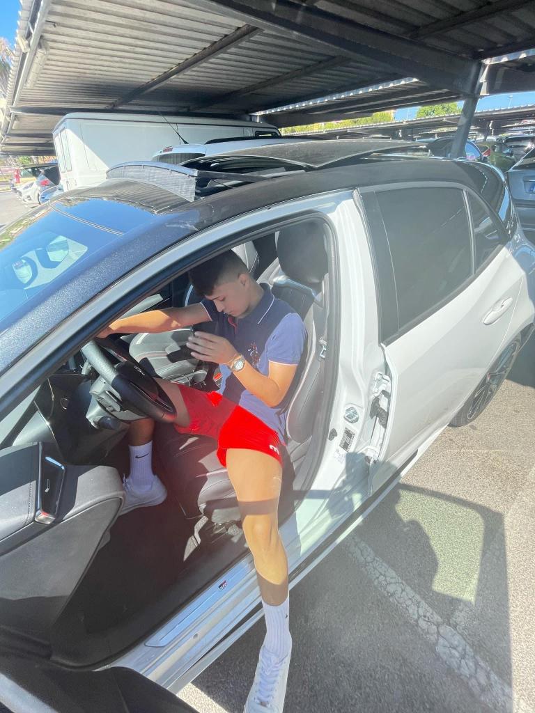 Chico busca chica en La Coruña: 