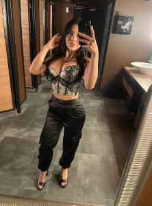 607673370: Chica busca chico en Barcelona