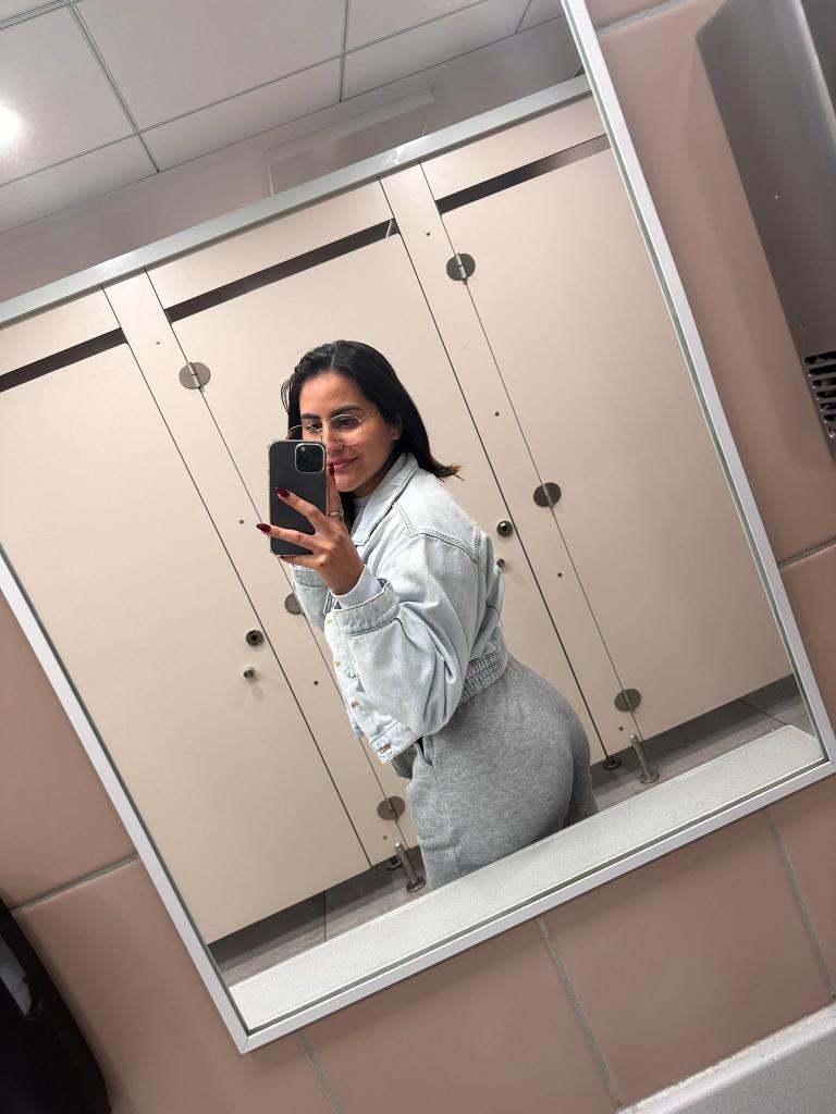 Chica busca chico en Almería: 