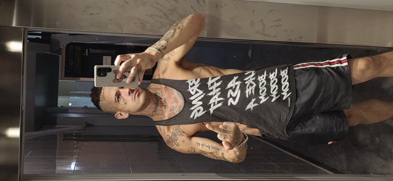 671381761: Chica busca chico en Barcelona