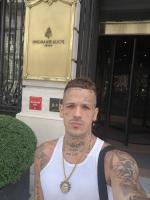 671381761: Chico busca chica en Barcelona