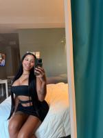 663117128: Chica busca chico en Barcelona