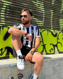 692912535: Chico busca chica en Madrid