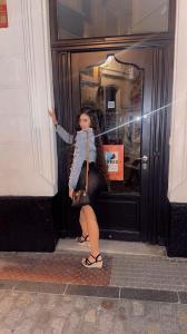 667754825: Chica busca chico en Sevilla