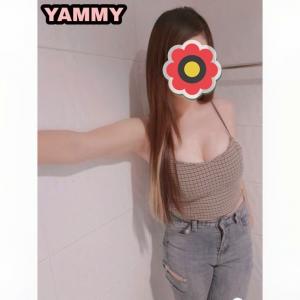 697819499: Chica busca chico en Barcelona
