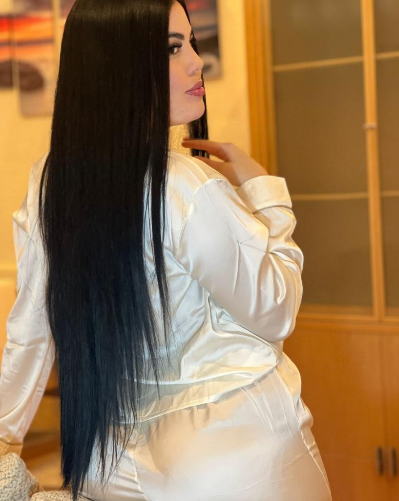 687743618: Chica busca chico en Lugo