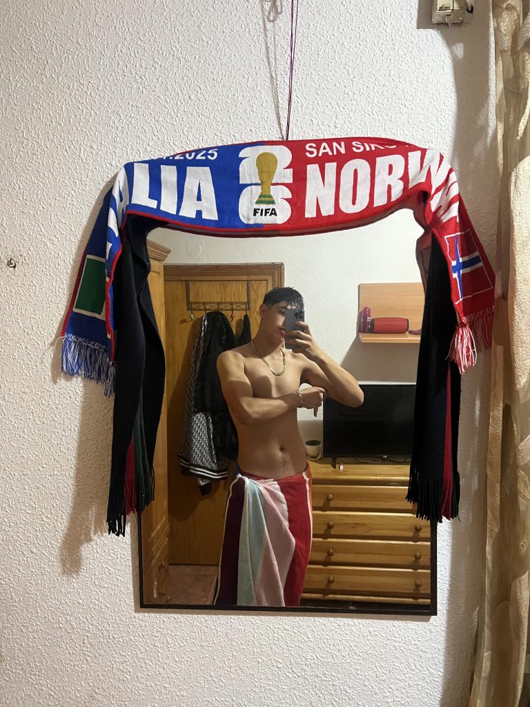 Chico busca chica en Almería: 