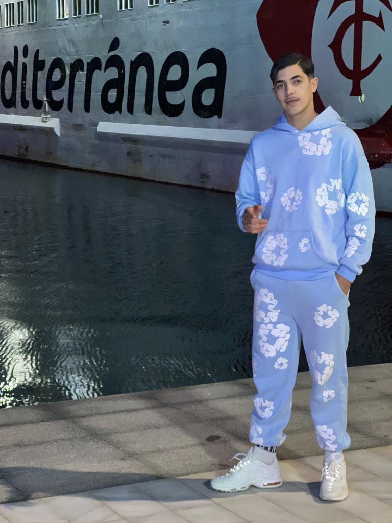 677295437: Chico busca chica en Almería