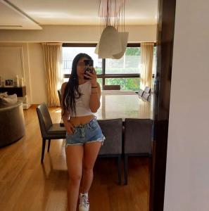 604221017: Chica busca chico en La Coruña