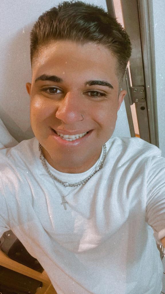 631341789: Chico busca chica en La Coruña