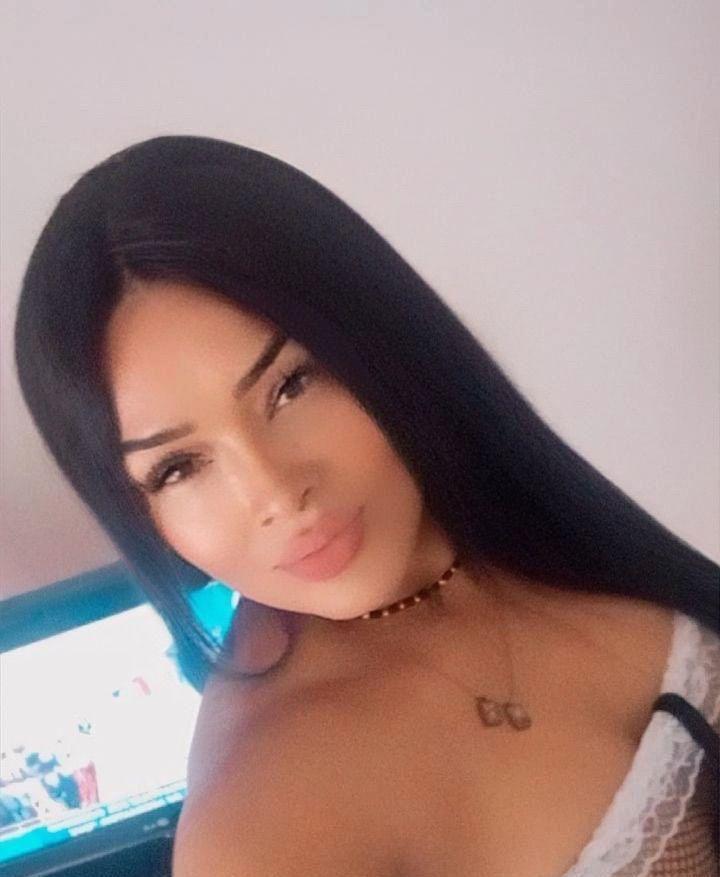 Chica busca chico en Cádiz: 