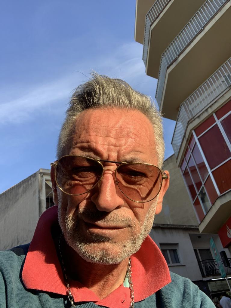 Chico busca chica en Tarragona: 