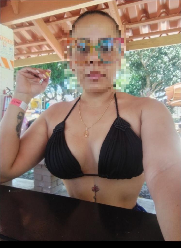 613644945: Chica busca chico en La Coruña