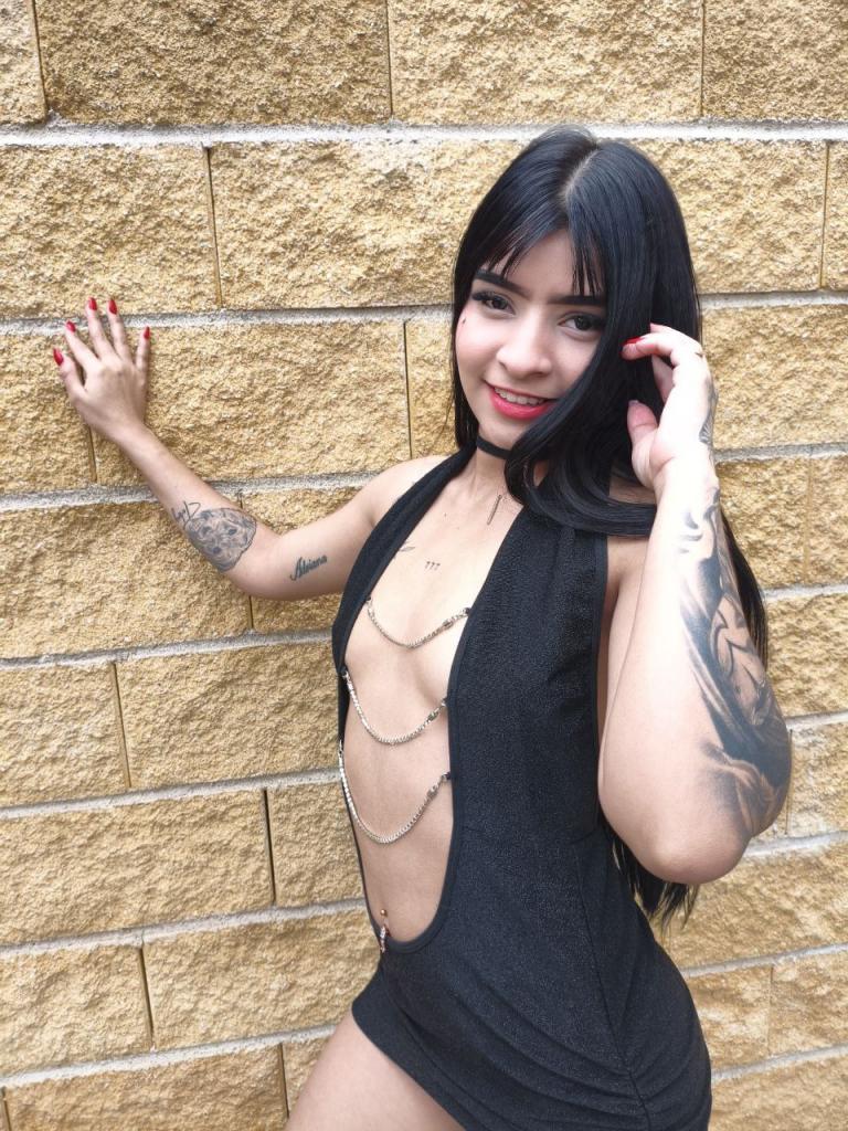 664874220: Chica busca chico en Madrid