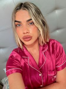 607212118: Travesti en Cádiz