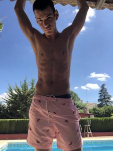 664884572: Chico busca chica en Sevilla