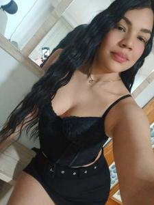 613902396: Chica busca chico en Sevilla