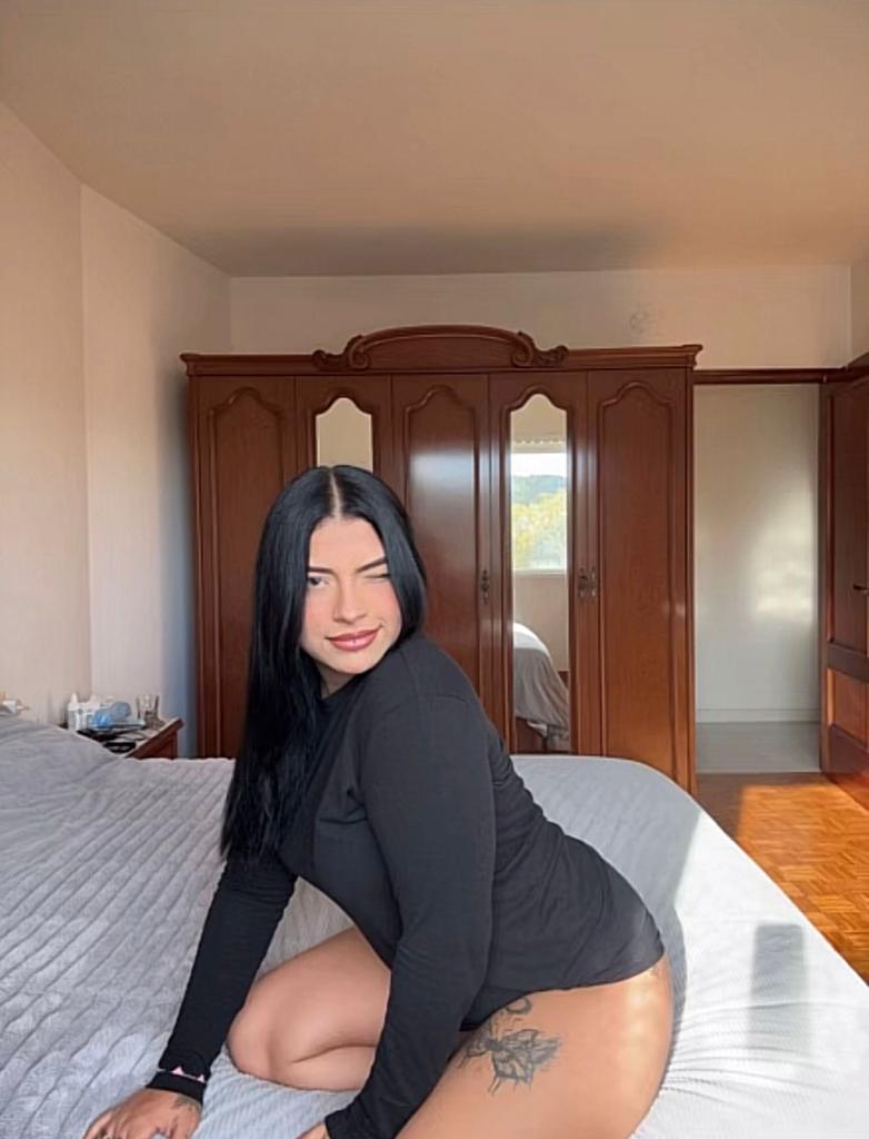 679651022: Chica busca chico en Orense