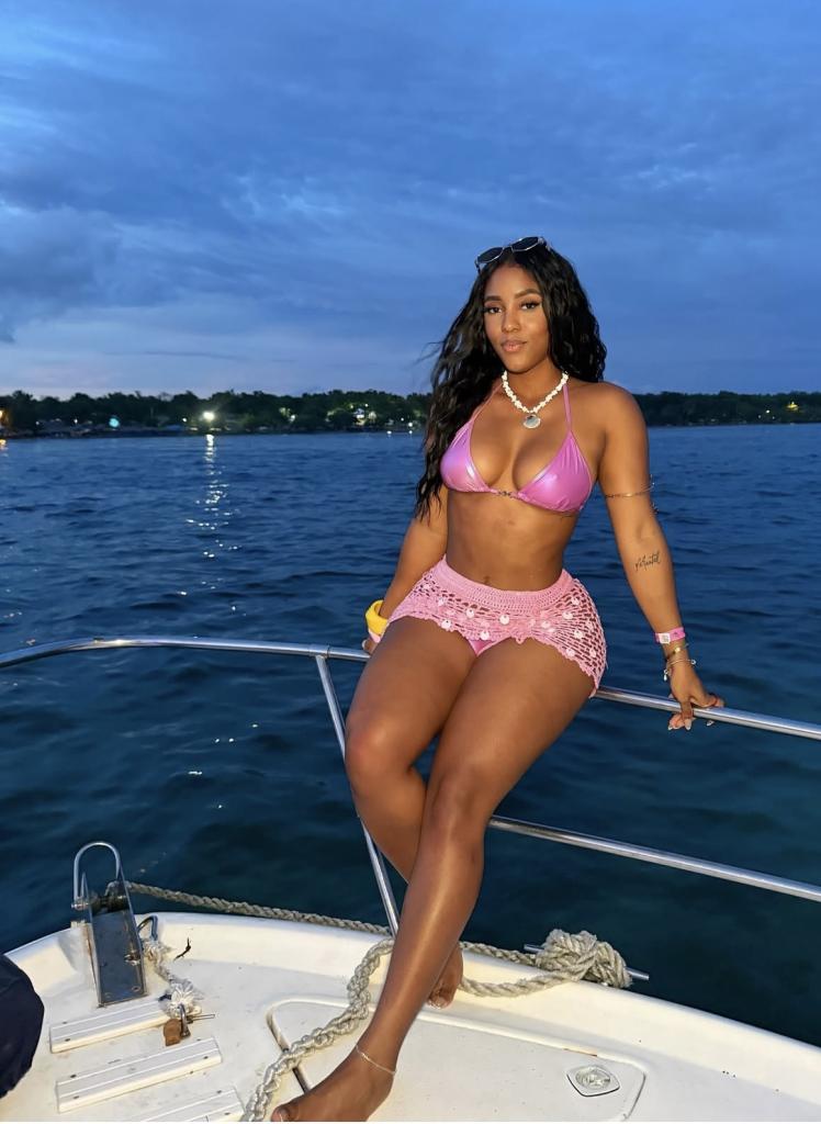 Chica busca chico en Cádiz: 