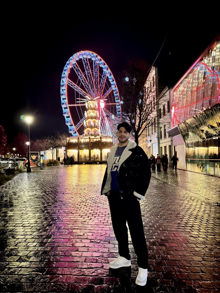 Chico busca chica en Sevilla: 