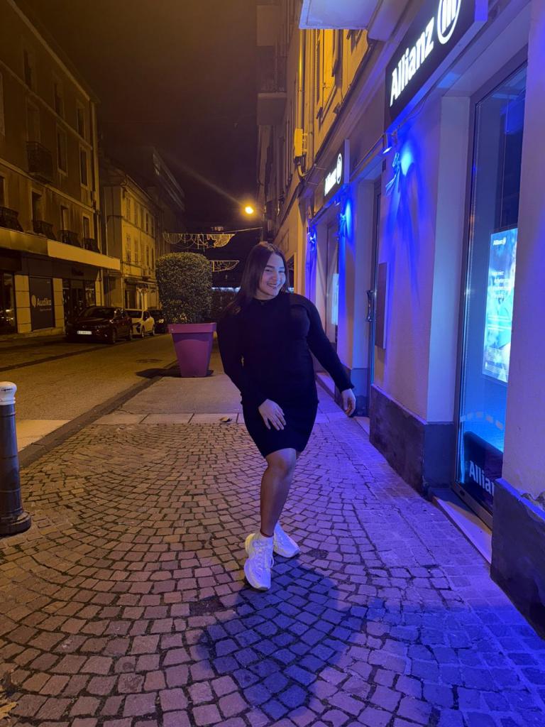 603229918: Chica busca chico en Barcelona