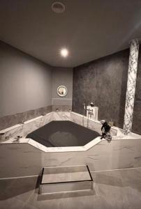 644856914: Chica busca chico en La Coruña