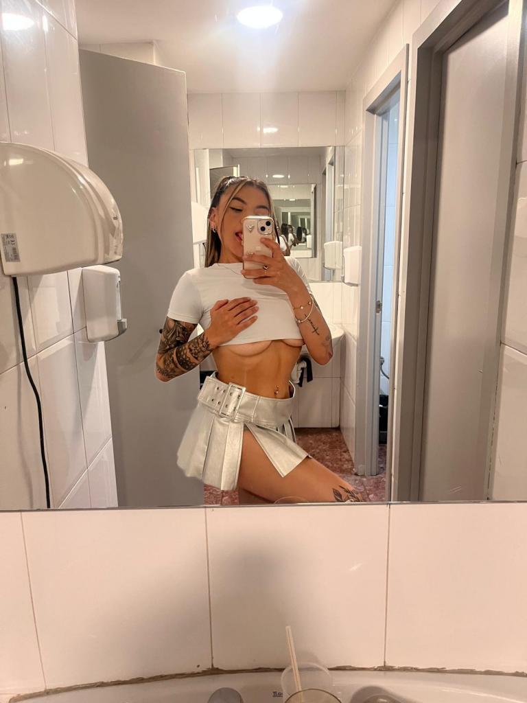 632358536: Chica busca chico en Gerona