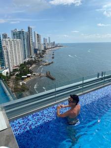 Chico busca chica en Barcelona: 